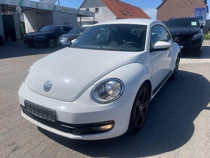 Weiß Gebraucht 2012 VW Beetle Basis Limousine | 4.490 € (Etwas zu teuer) - Bild 1/4