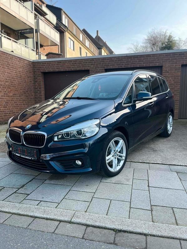 Gebraucht BMW 218 150 PS (110 kW) 2017 Blau Van / Kleinbus