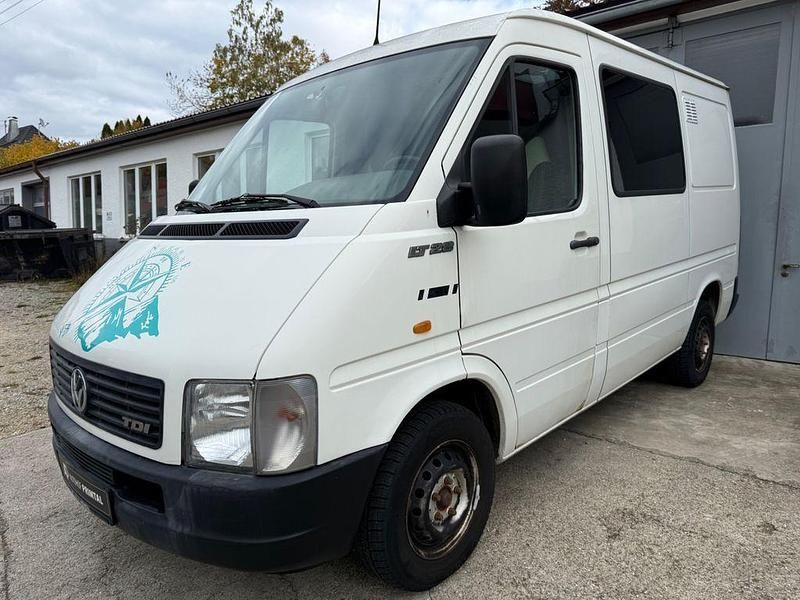 Weiß Gebraucht 2004 VW LT Van / Kleinbus | 7.800 € - Bild 1/4