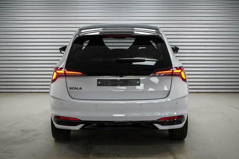 Neu Skoda Scala Monte Carlo 116 PS (85 kW) 2025 Moon weiß Kleinwagen