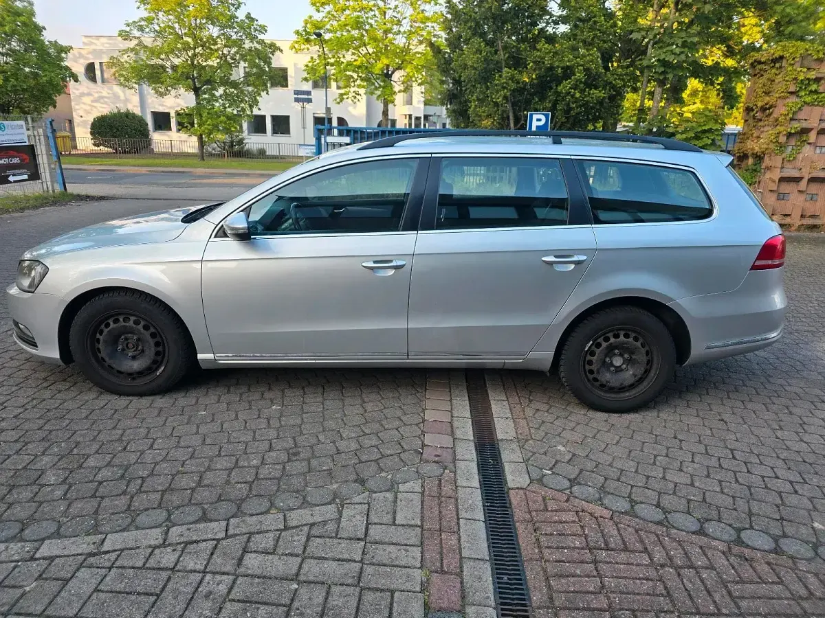 Usata VW Passat 140 CV (102 kW) 2011 Argento Station wagon