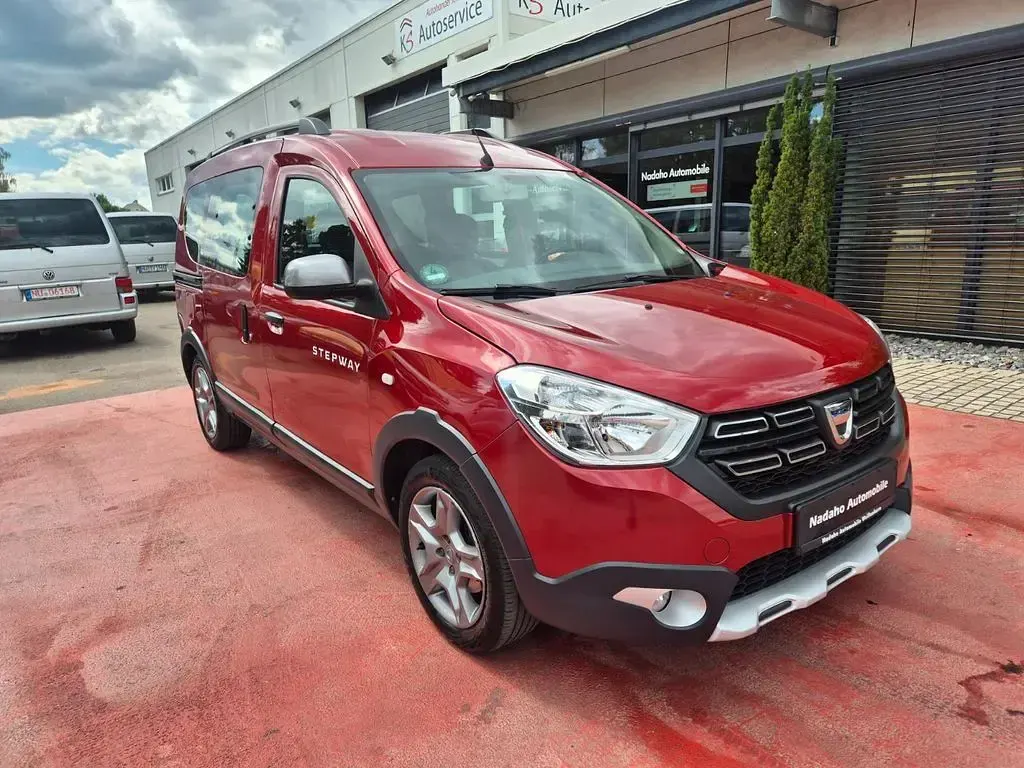 Gebraucht Dacia Dokker Stepway 131 PS (96 kW) 2019 Rot Van / Kleinbus