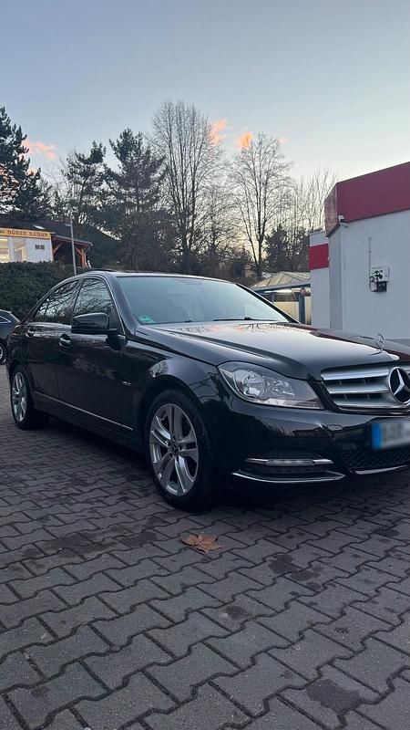 Gebraucht Mercedes C180 157 PS (115 kW) 2012 Schwarz Limousine