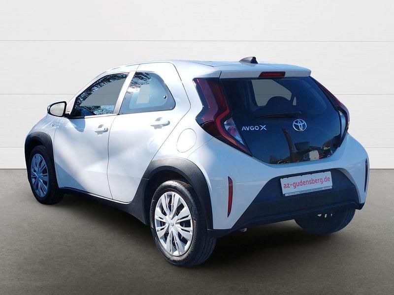 Gebraucht Toyota Aygo X X-play 72 PS (52 kW) 2022 Weiss SUV