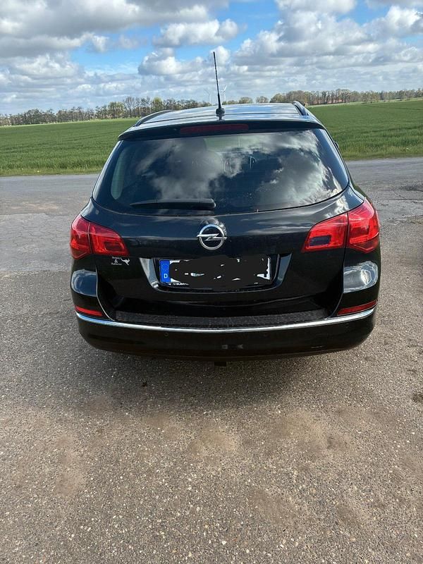 Gebraucht Opel Astra 136 PS (100 kW) 2015 Schwarz Kombi