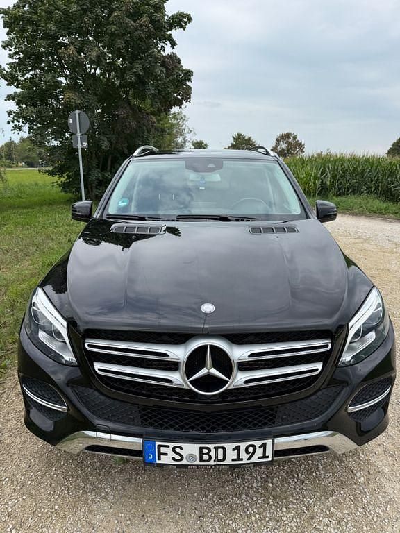 Schwarz Gebraucht 2015 Mercedes GLE250 SUV | 32.000 € (Etwas zu teuer) - Bild 1/4