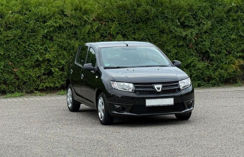 Schwarz Gebraucht 2015 Dacia Sandero Ambiance Kleinwagen | 3.999 € (Guter Preis) - Bild 1/4