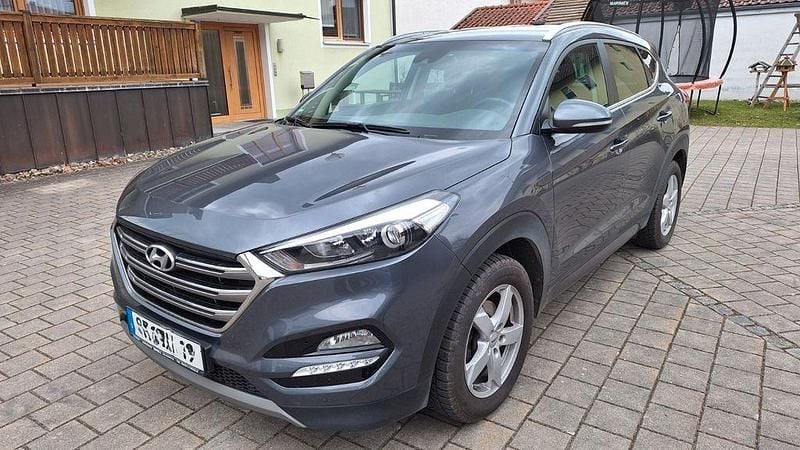 Gebraucht Hyundai Tucson Style 177 PS (130 kW) 2017 Grau SUV