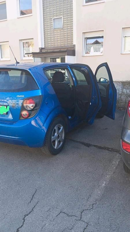 Gebraucht Chevrolet Aveo 50 PS (36 kW) 2011 Blau Kleinwagen