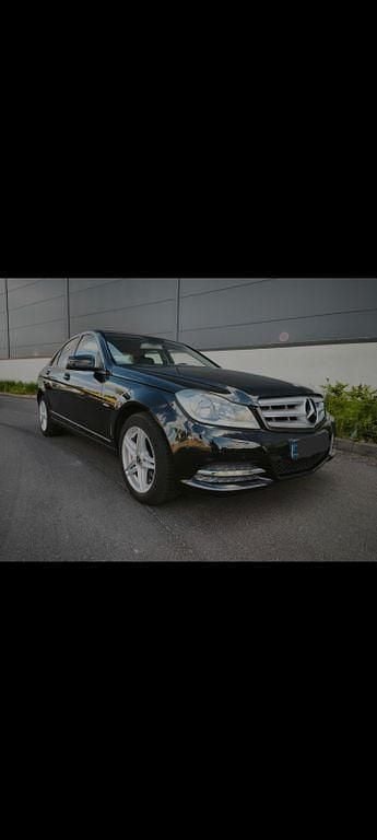 Schwarz Gebraucht 2012 Mercedes C220 Avantgarde Limousine | 11.999 € (Etwas zu teuer) - Bild 1/4