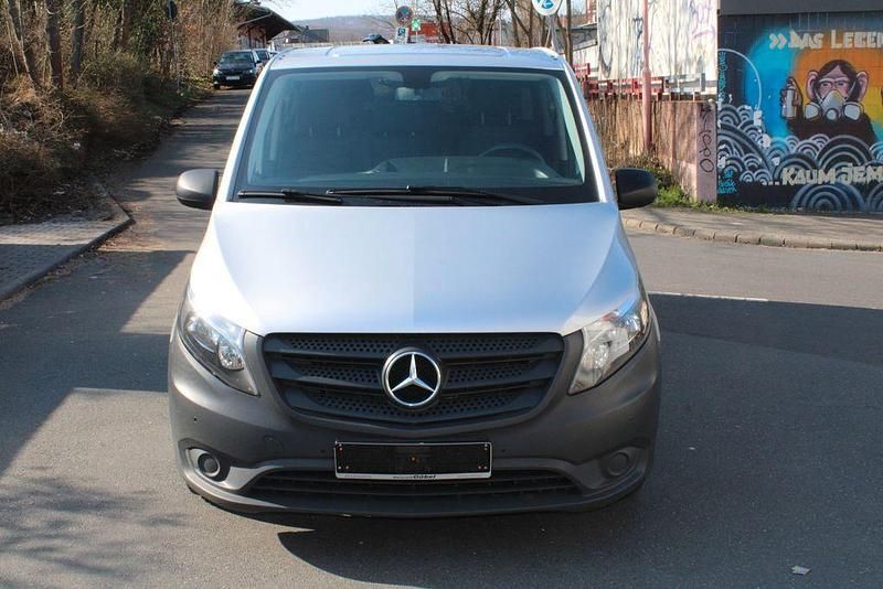 Gebraucht Mercedes Vito 163 PS (119 kW) 2018 Silber Van