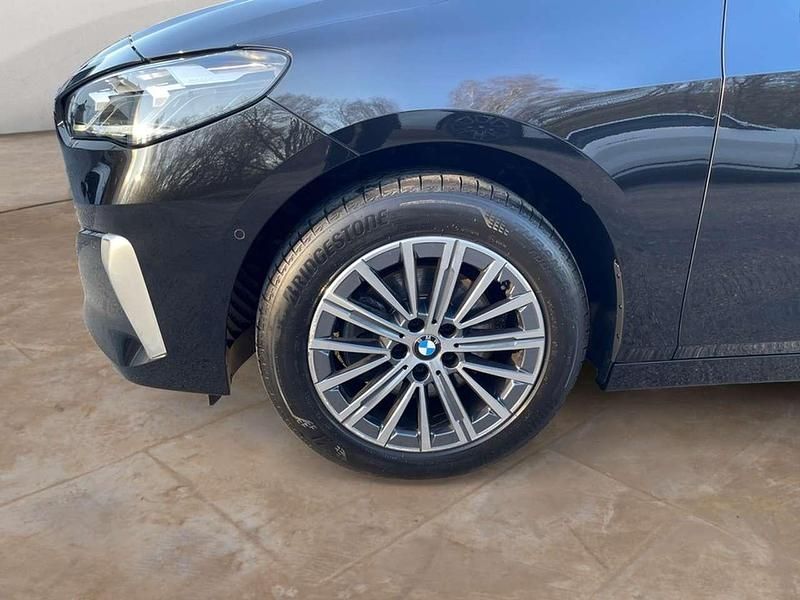 Gebraucht BMW 218 Active Tourer Luxury Line 150 PS (110 kW) 2023 Sapphirschwarz metallic Van / Kleinbus