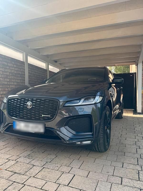Grau Gebraucht 2021 Jaguar F-Pace R-Dynamic SUV | 45.000 € (Teuer) - Bild 1/4