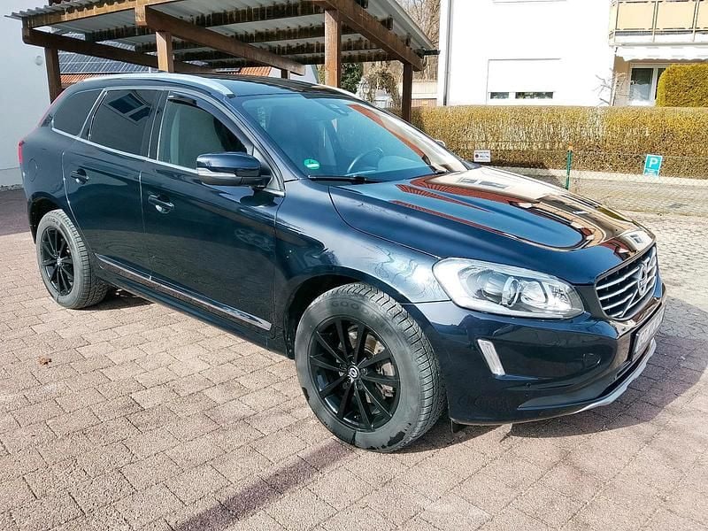 Gebraucht Volvo XC60 Summum 150 PS (110 kW) 2017 Blau SUV