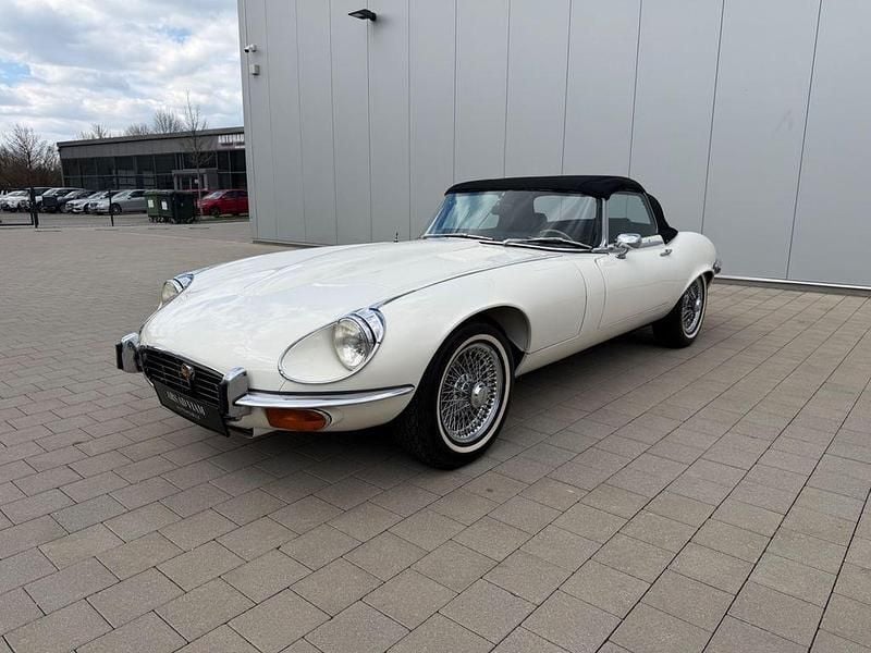 Second-hand Jaguar E-Type 268 CP (197 kW) 1974 Alb Cabrio