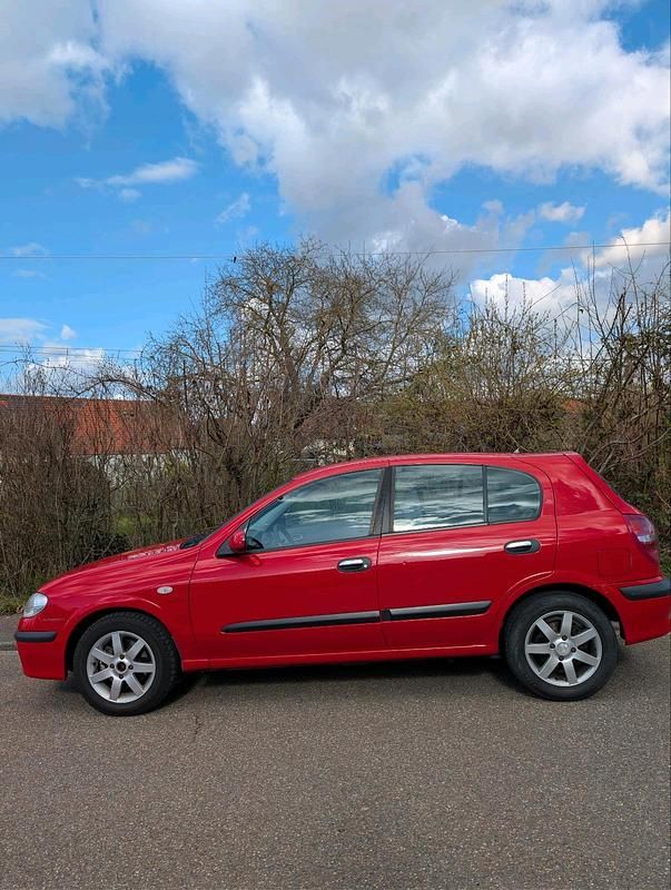 Gebraucht Nissan Almera 90 PS (66 kW) 2002 Rot Kleinwagen
