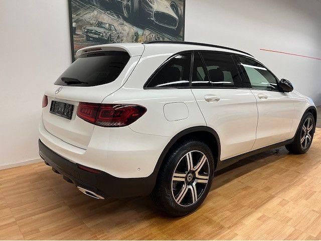 Gebraucht Mercedes GLC220 Night 194 PS (142 kW) 2020 Weiß SUV