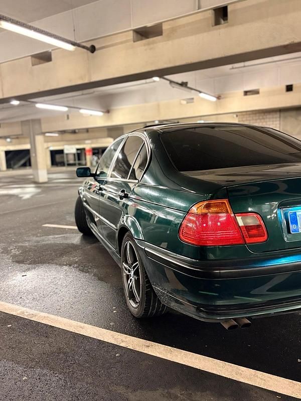 Gebraucht BMW 323 170 PS (125 kW) 1999 Limousine