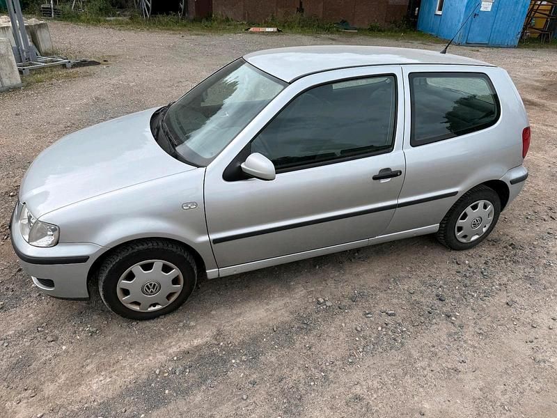 Silber Gebraucht 2001 VW Polo Kleinwagen | 580 € (Superpreis) - Bild 1/4