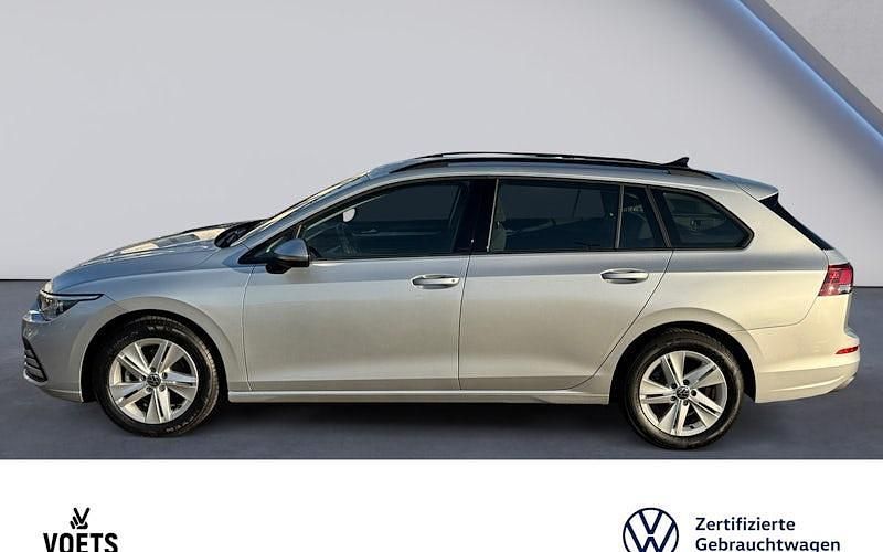 Gebraucht VW Golf VIII Life 131 PS (96 kW) 2023 Reflexsilber metallic Kombi
