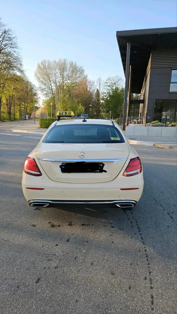 Second-hand Mercedes E220 194 CP (142 kW) 2016 Bej Berlinǎ