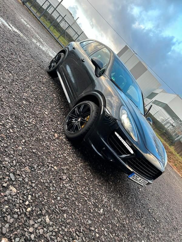 Schwarz Gebraucht 2013 Porsche Cayenne GTS SUV | 24.000 € (Fairer Preis) - Bild 1/4