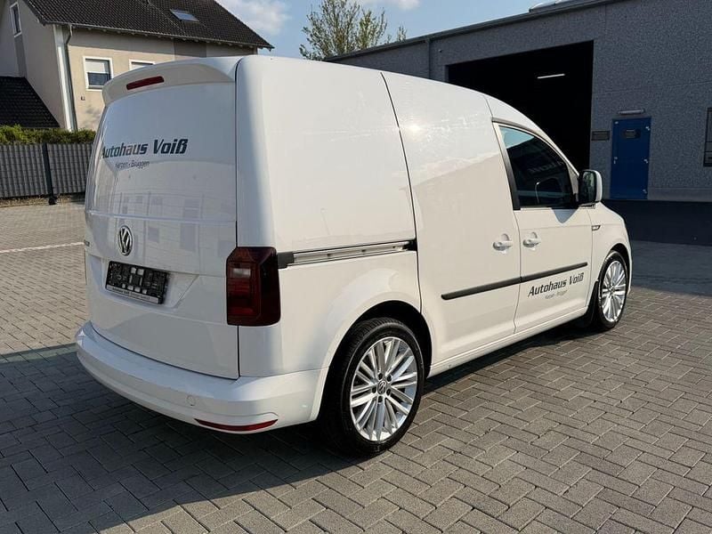 Second-hand VW Caddy 75 CP (55 kW) 2020 Alb Monovolum