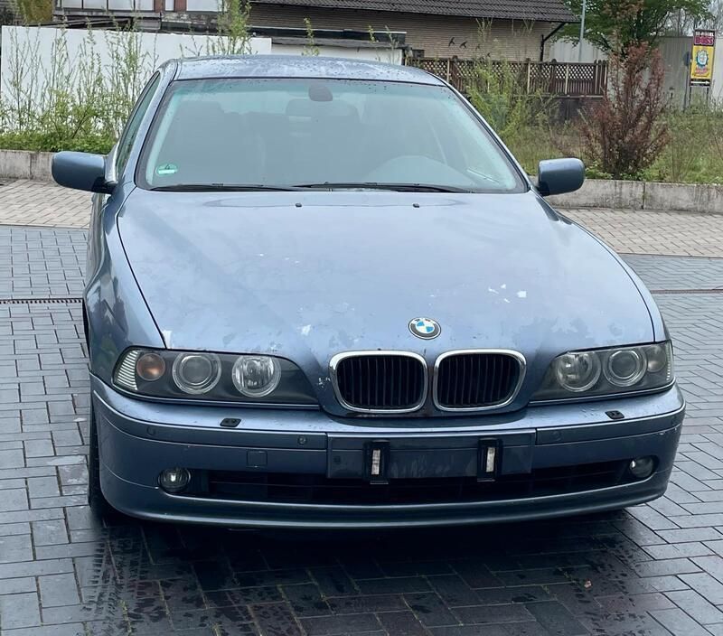 Blau Gebraucht 2002 BMW 525 Limousine | 2.550 € (Superpreis) - Bild 1/4