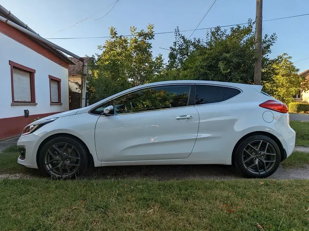Gebraucht Kia ProCeed 136 PS (100 kW) 2016 Weiß Kleinwagen