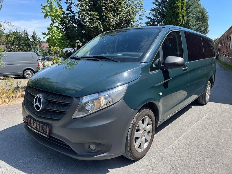 Grün Gebraucht 2015 Mercedes Vito Van / Kleinbus | 12.500 € - Bild 1/4