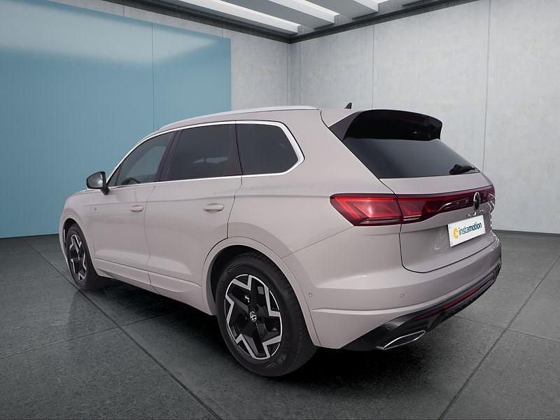 Gebraucht VW Touareg 231 PS (169 kW) 2025 Beige SUV