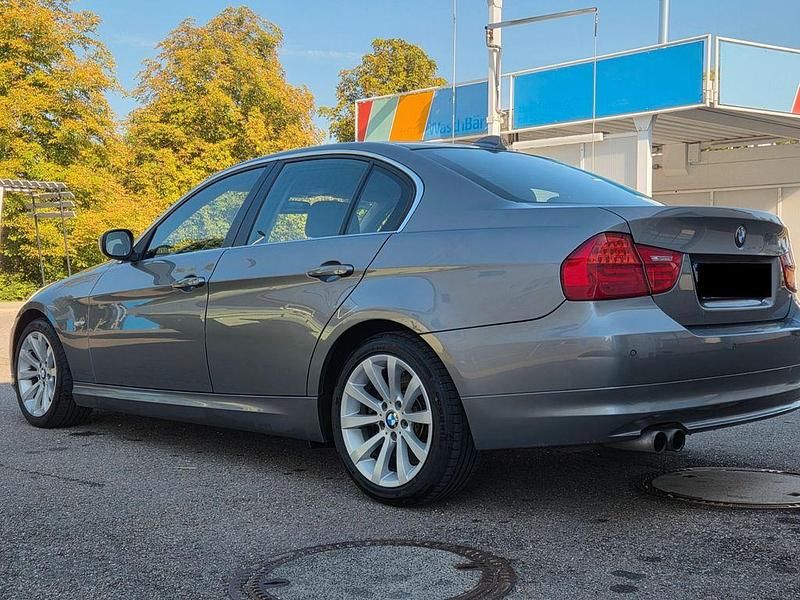 Grau Gebraucht 2009 BMW 325 Performance Limousine | 4.500 € (Fairer Preis) - Bild 1/4