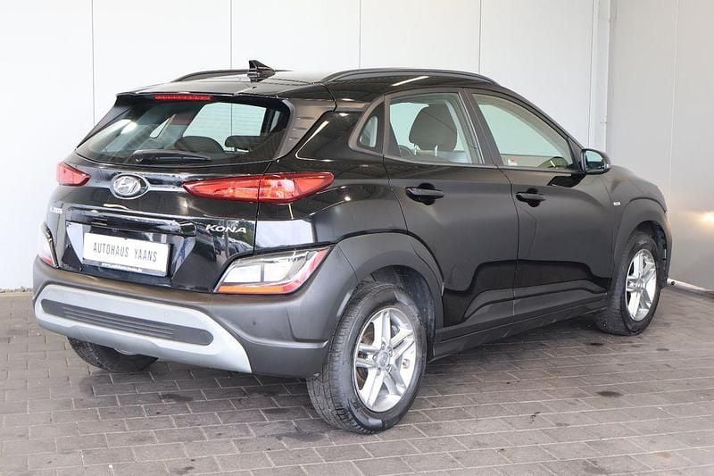 Gebraucht Hyundai Kona Select 120 PS (88 kW) 2022 Schwarz SUV