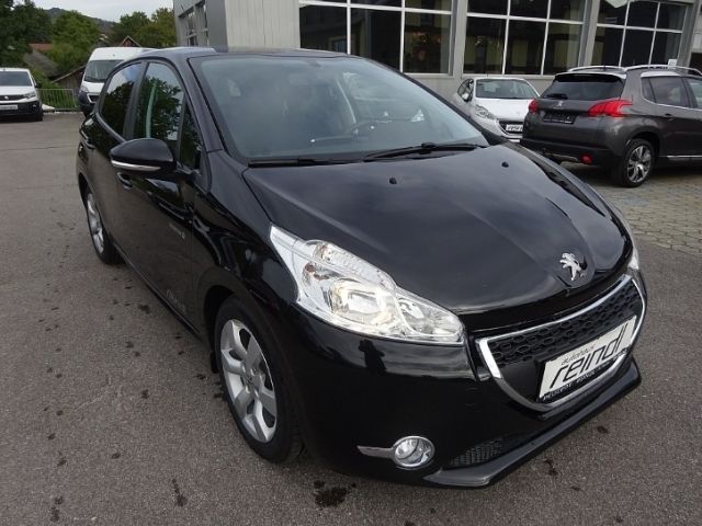 Gebraucht Peugeot 208 92 PS (67 kW) 2014 Schwarz Kleinwagen
