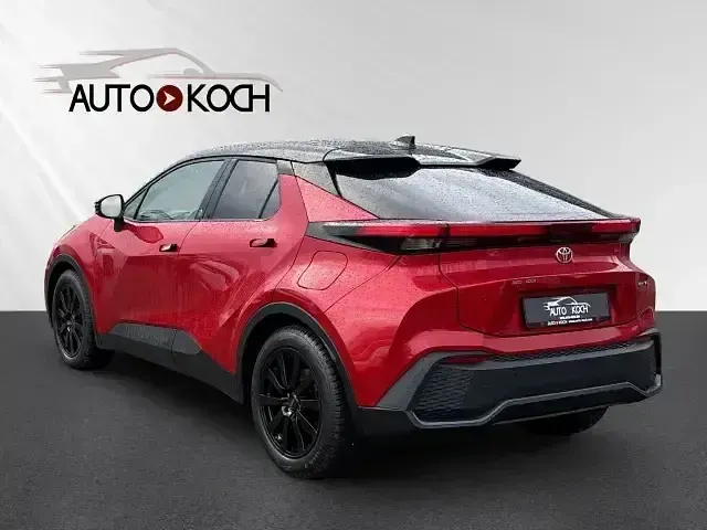 Gebraucht Toyota C-HR Team 140 PS (102 kW) 2023 Emotional red metallic / black SUV