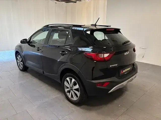 Gebraucht Kia Stonic Vision 101 PS (74 kW) 2023 Schwarz SUV
