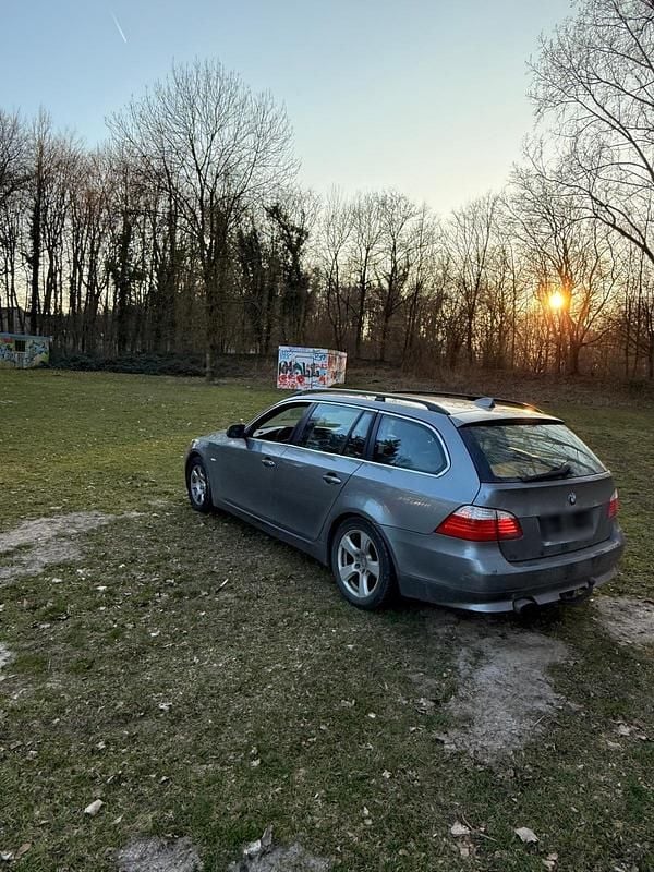 Gebraucht BMW 520 177 PS (130 kW) 2008 Grau Kombi