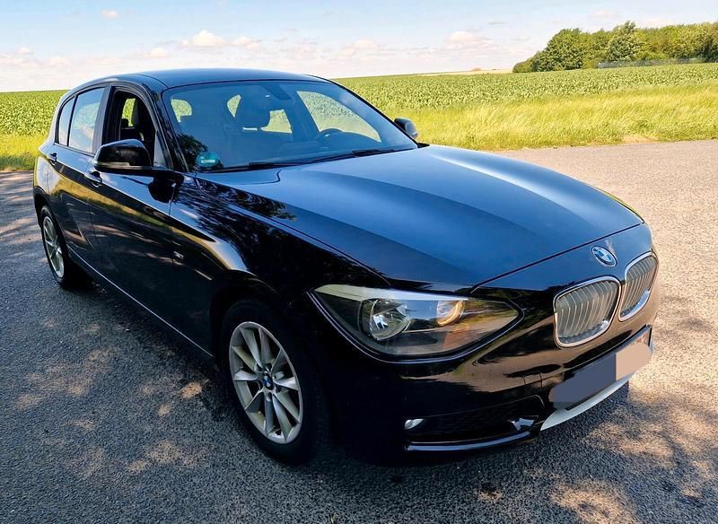Schwarz Gebraucht 2018 BMW 118 Kleinwagen | 7.800 € (Superpreis) - Bild 1/4