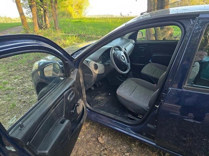 Second-hand Dacia Sandero 75 CP (55 kW) 2012 Albastru Hatchback