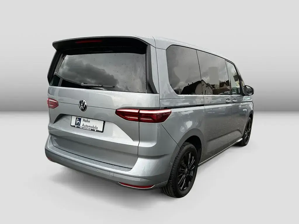 Używany VW Multivan Life 150 KM (110 kW) 2024 Srebrny Minivan