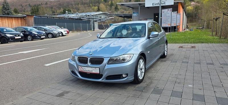 Gebraucht BMW 325 Comfort Edition 218 PS (160 kW) 2011 Blau Limousine