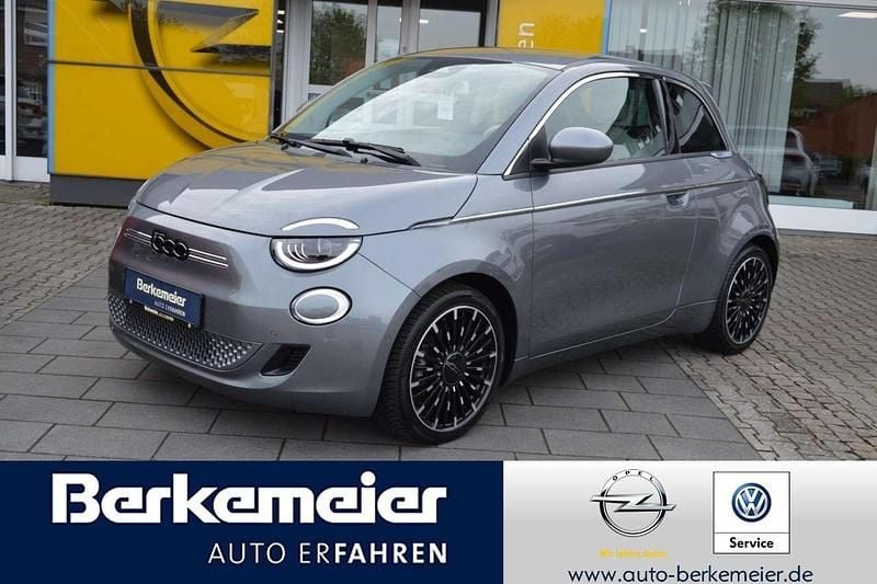 Colore esterno mineral grau Gebraucht 2022 Fiat 500e La Prima Limousine | 19.490 € (Fairer Preis) - Bild 1/4