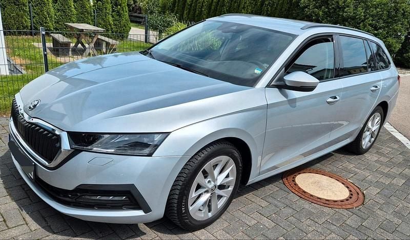 Silber Gebraucht 2020 Skoda Octavia Ambition Kombi | 19.900 € (Fairer Preis) - Bild 1/4