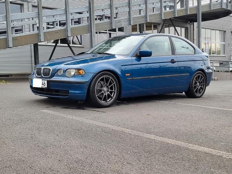 Blau Gebraucht 2002 BMW 318 Compact Basis Kleinwagen | 4.000 € (Teuer) - Bild 1/4
