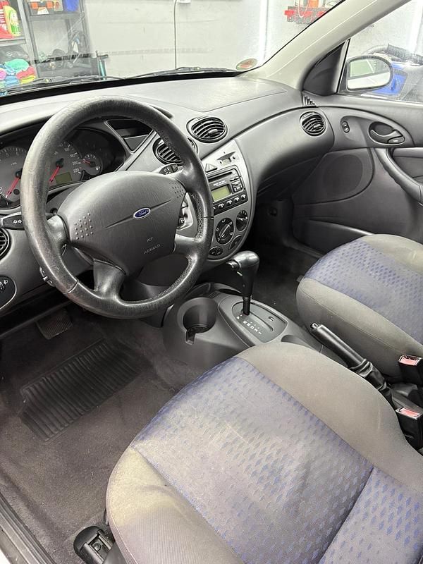 Gebraucht Ford Focus 102 PS (75 kW) 2000 Grau Kombi