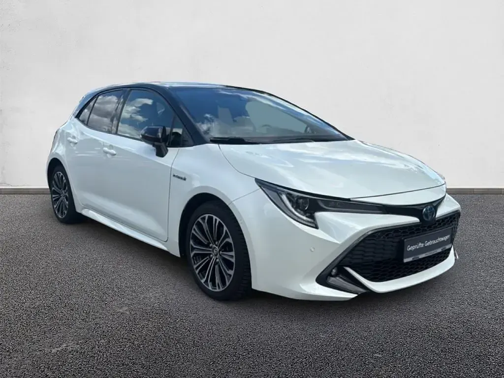 Gebraucht Toyota Corolla Club 179 PS (131 kW) 2019 Weiß Limousine