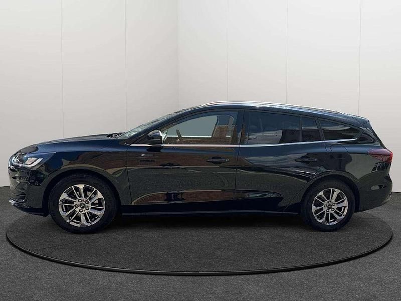 Gebraucht Ford Focus Titanium 125 PS (91 kW) 2022 Obsidianschwarz metallic Kombi