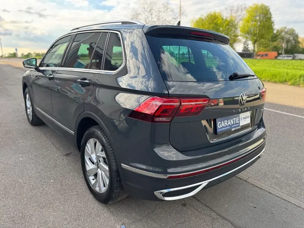 Gebraucht VW Tiguan Edition 150 PS (110 kW) 2020 Grau SUV