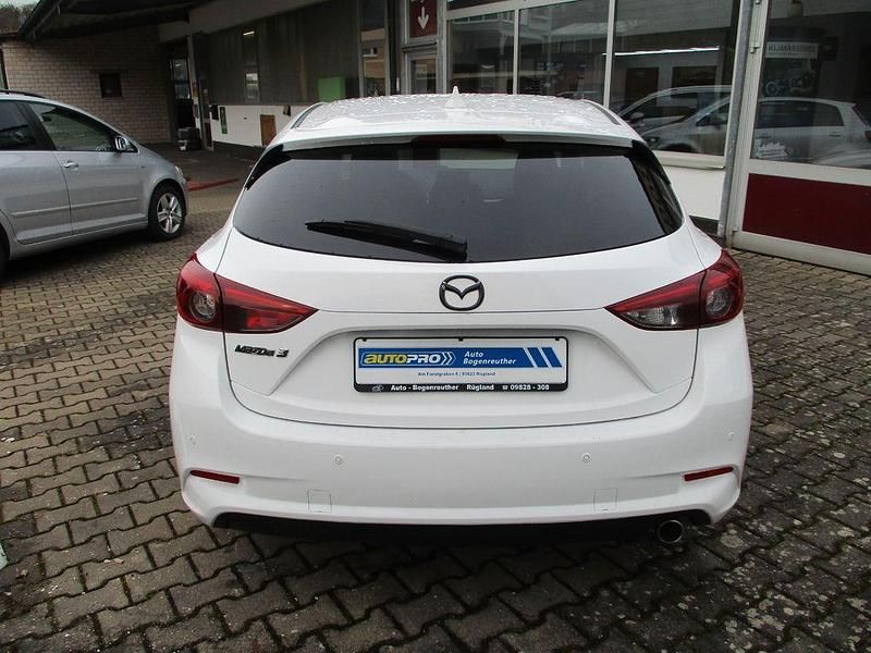 Gebraucht Mazda 3 Exclusive-Line 105 PS (77 kW) 2017 Weiß Limousine