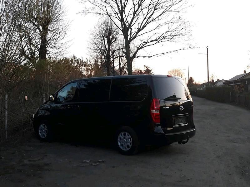 Gebraucht Hyundai H-1 136 PS (100 kW) 2012 Schwarz Van / Kleinbus